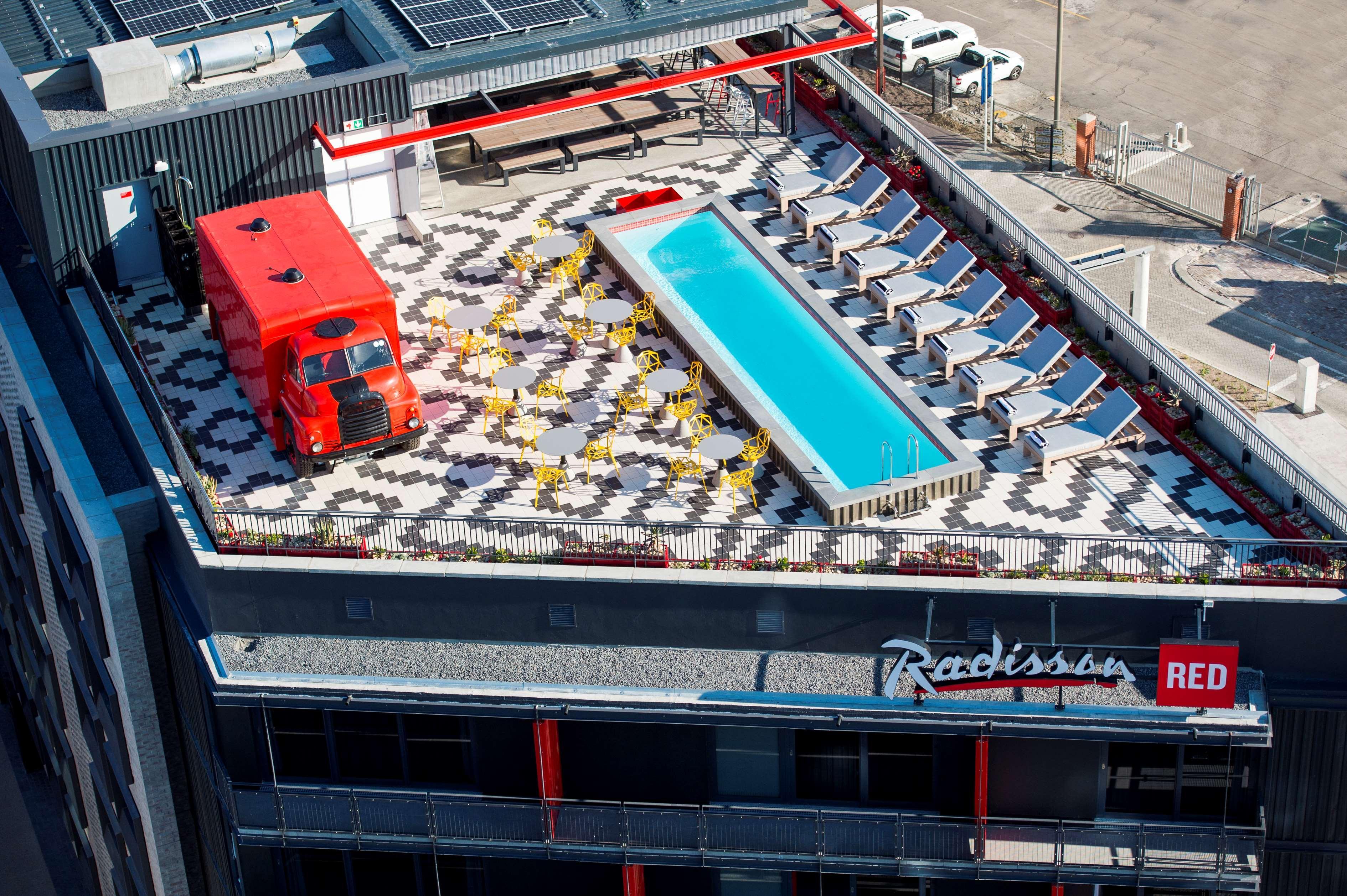 Radisson Red V&a Waterfront Hotel
