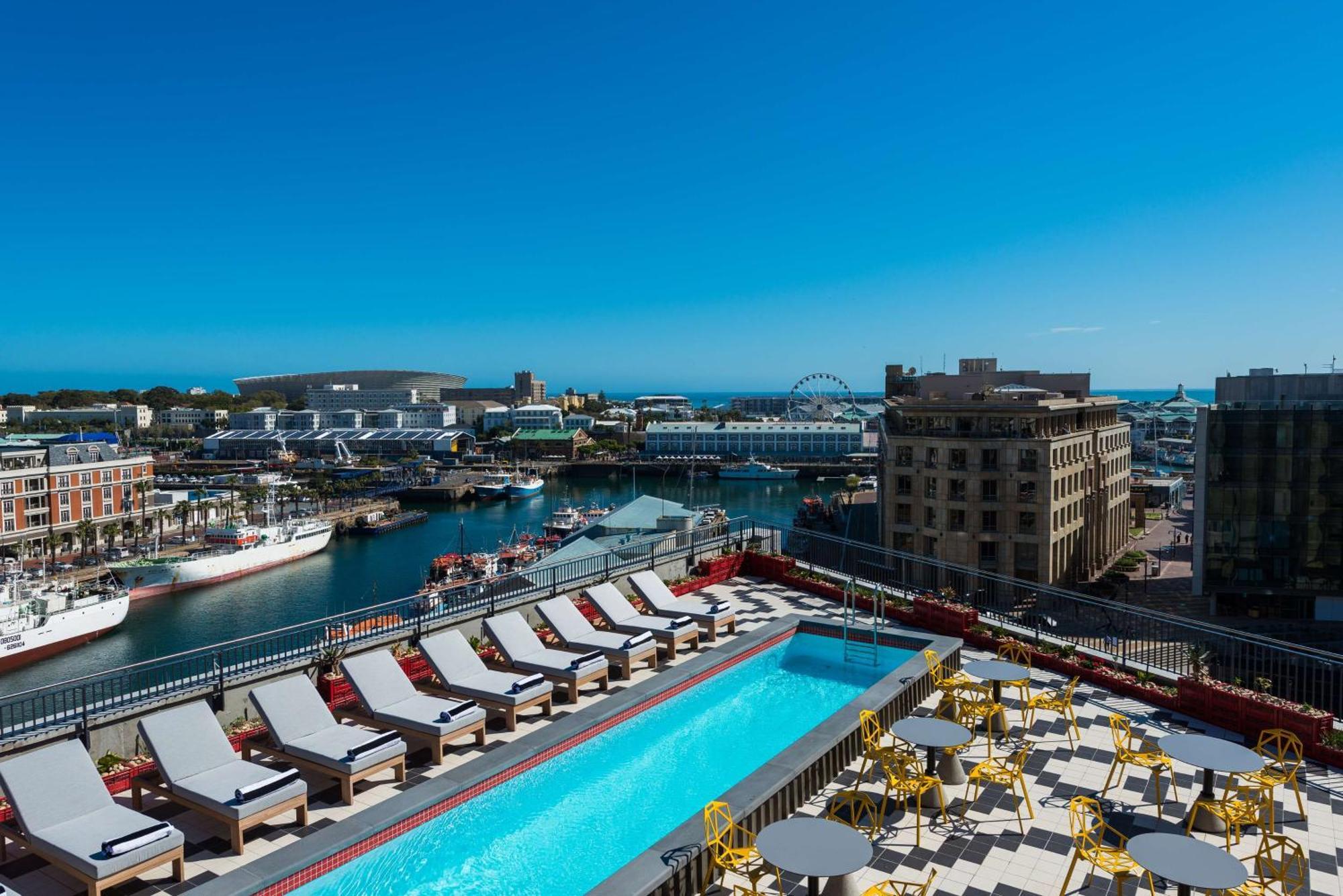 Hotel Radisson Red V&a Waterfront