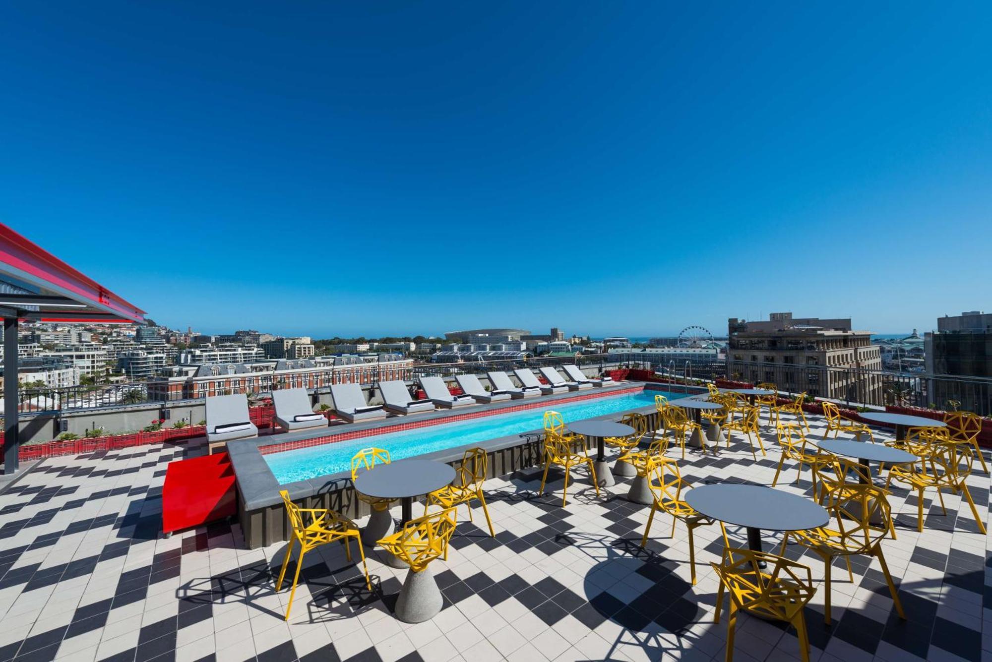 Radisson Red V&a Waterfront