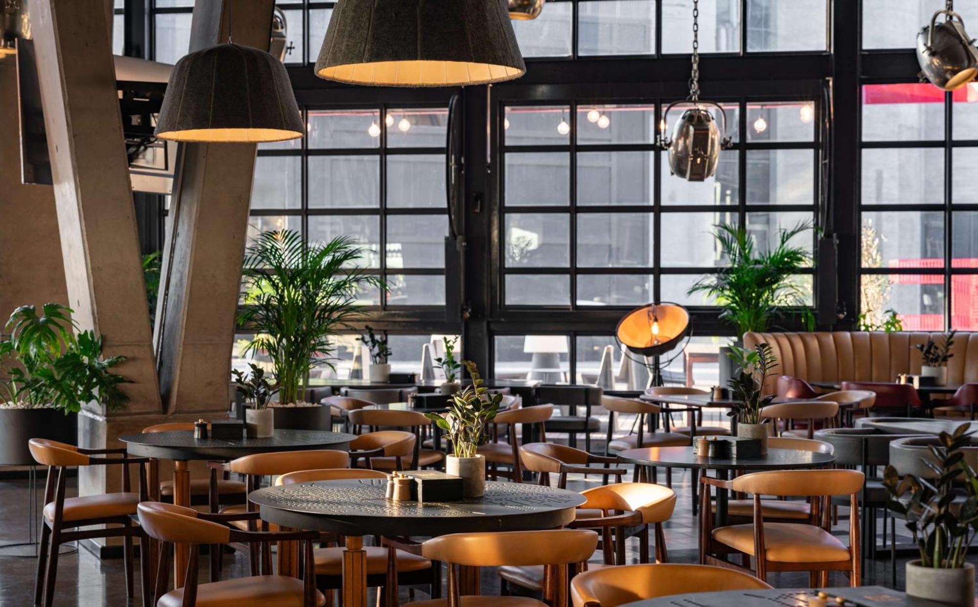 Radisson Red V&a Waterfront Hotel